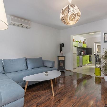 Karla Appartement Selce Buitenkant foto